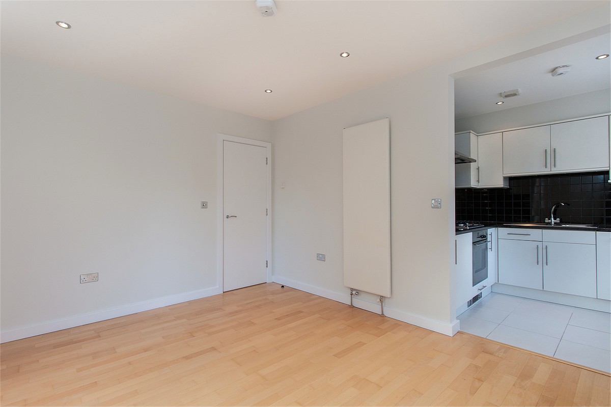 1 bedroom Flat, Upper Berkeley Street, Marylebone, W1H - Available