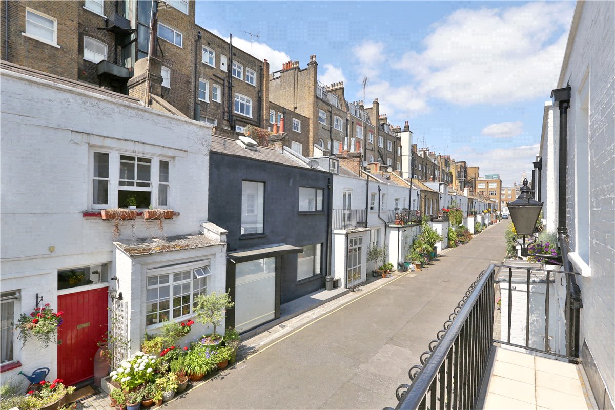 2 bedroom House, Gloucester Place Mews, Marylebone, W1U - Available, Image 8