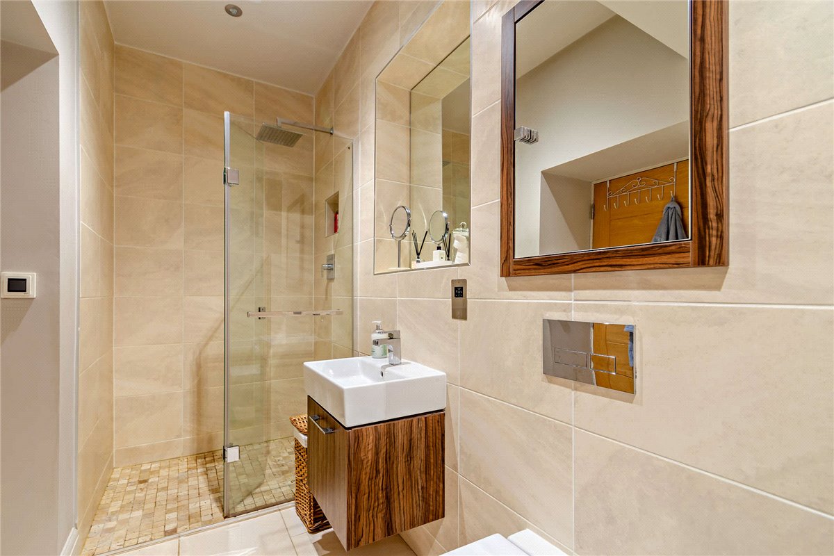 2 bedroom Flat, North Park Road, Harrogate, HG1 - Sold, Image 3