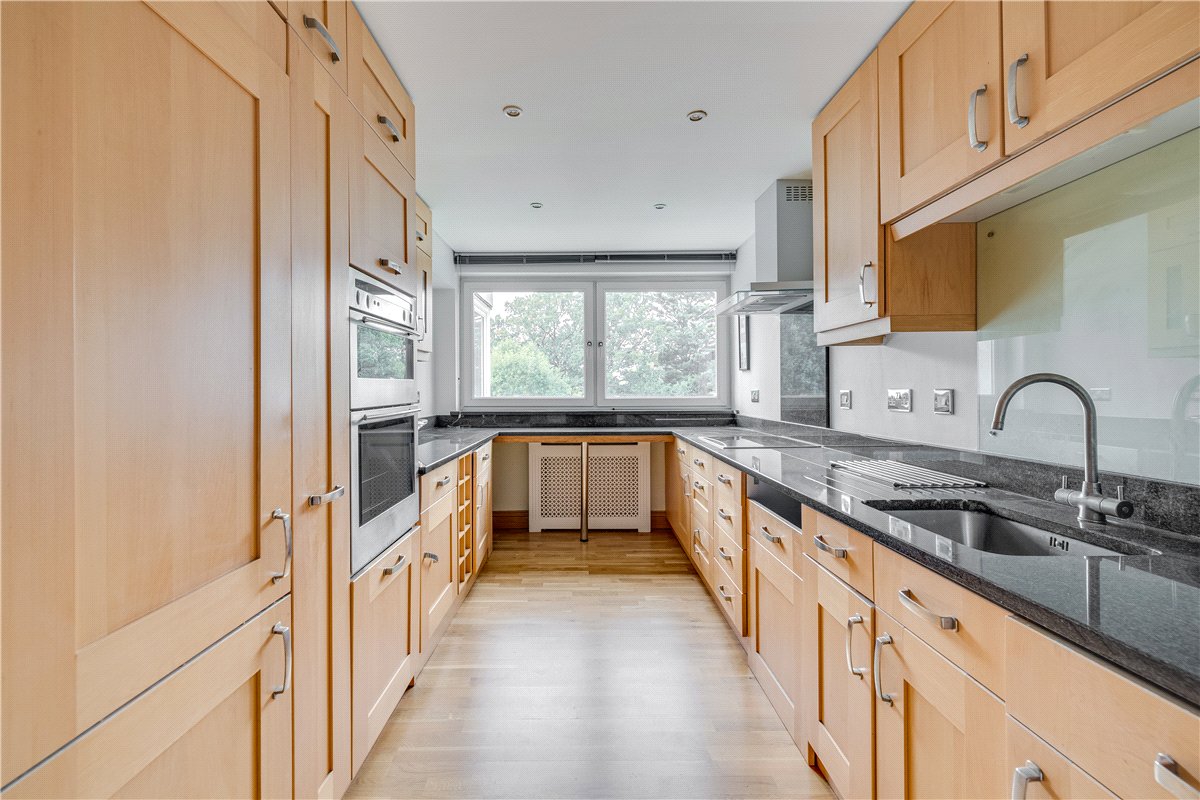 2 bedroom Flat, Somerset Road, London, SW19 - Available, Image 13