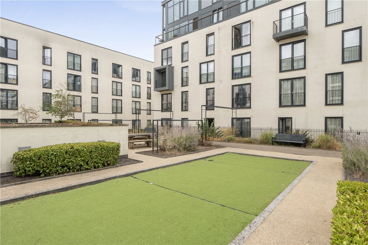 1 bedroom Flat, Stothert Avenue, Bath, BA2 - Available, Image 1