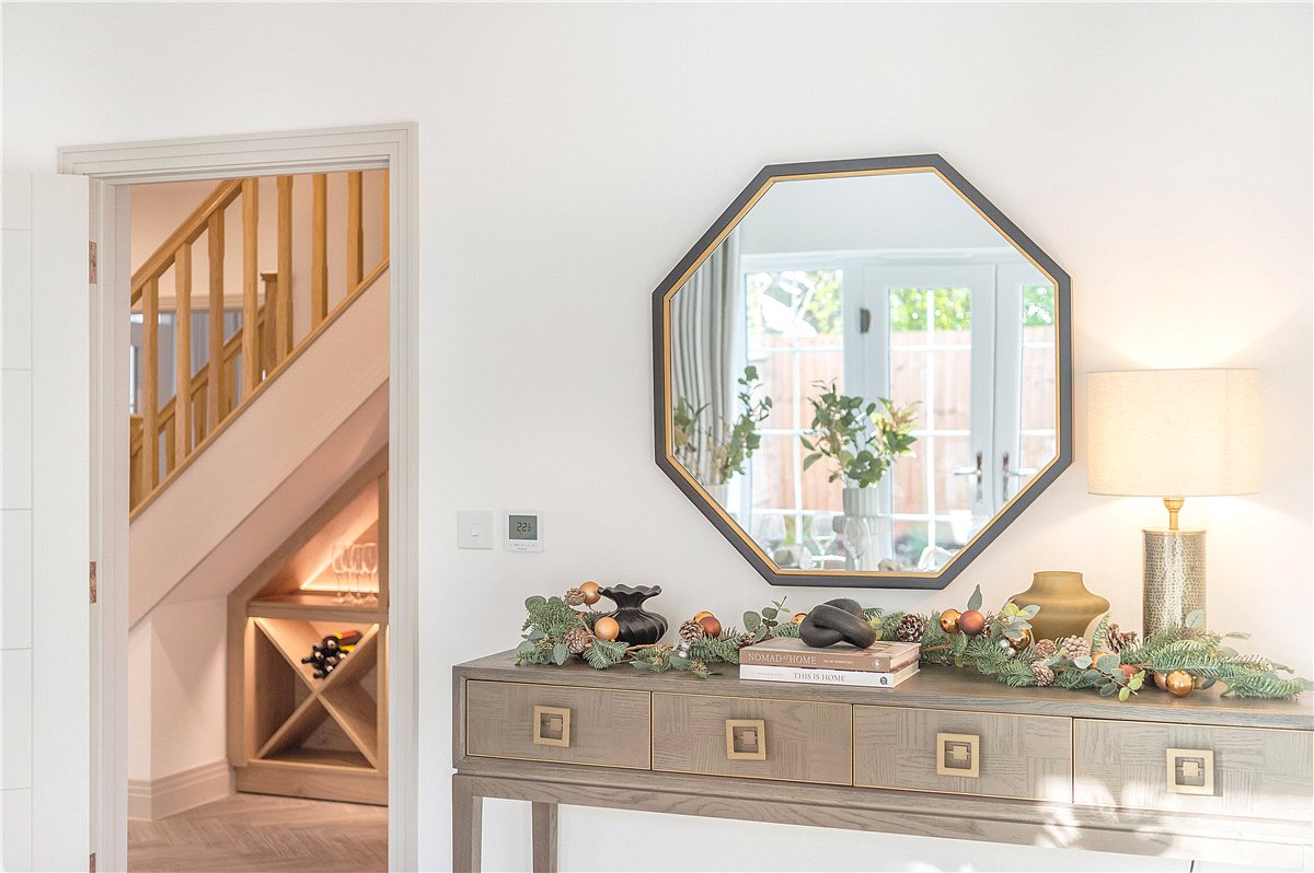 5 bedroom House, Oakfields, Preston, SG4 - Sold, Image 3