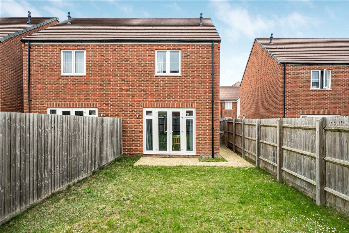 2 bedroom House, Rome Avenue, Aylesbury, HP21 - Let Agreed, Image 1