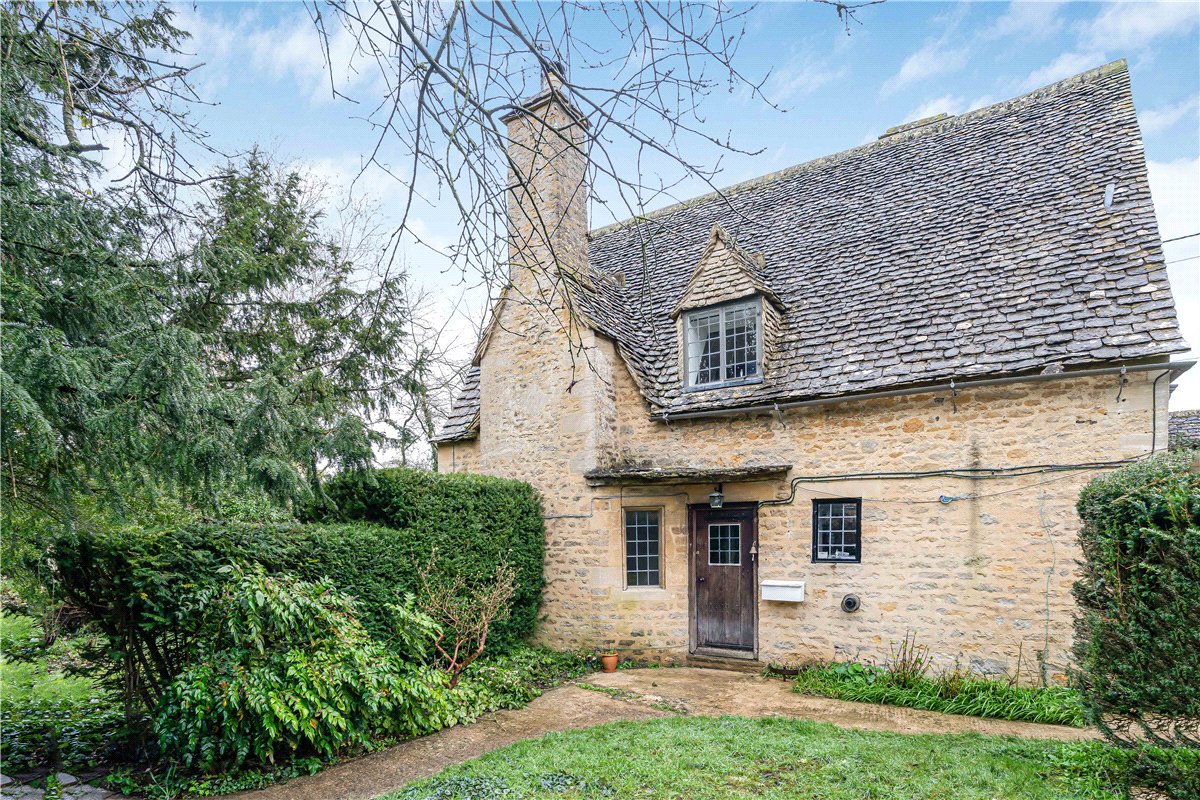 3 bedroom Cottage, Manor Cottages, Kelmscott, GL7 - Available