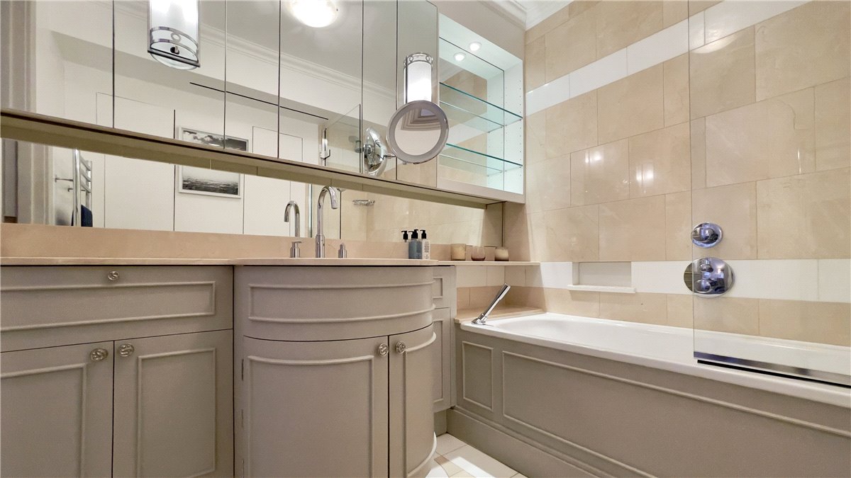 2 bedroom Flat, Bourdon Street, Mayfair, W1K - Available, Image 6