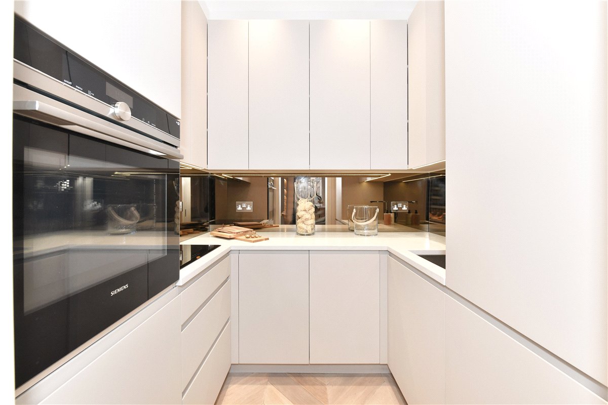 2 bedroom Flat, Mount Street, Mayfair, W1K - Available, Image 7
