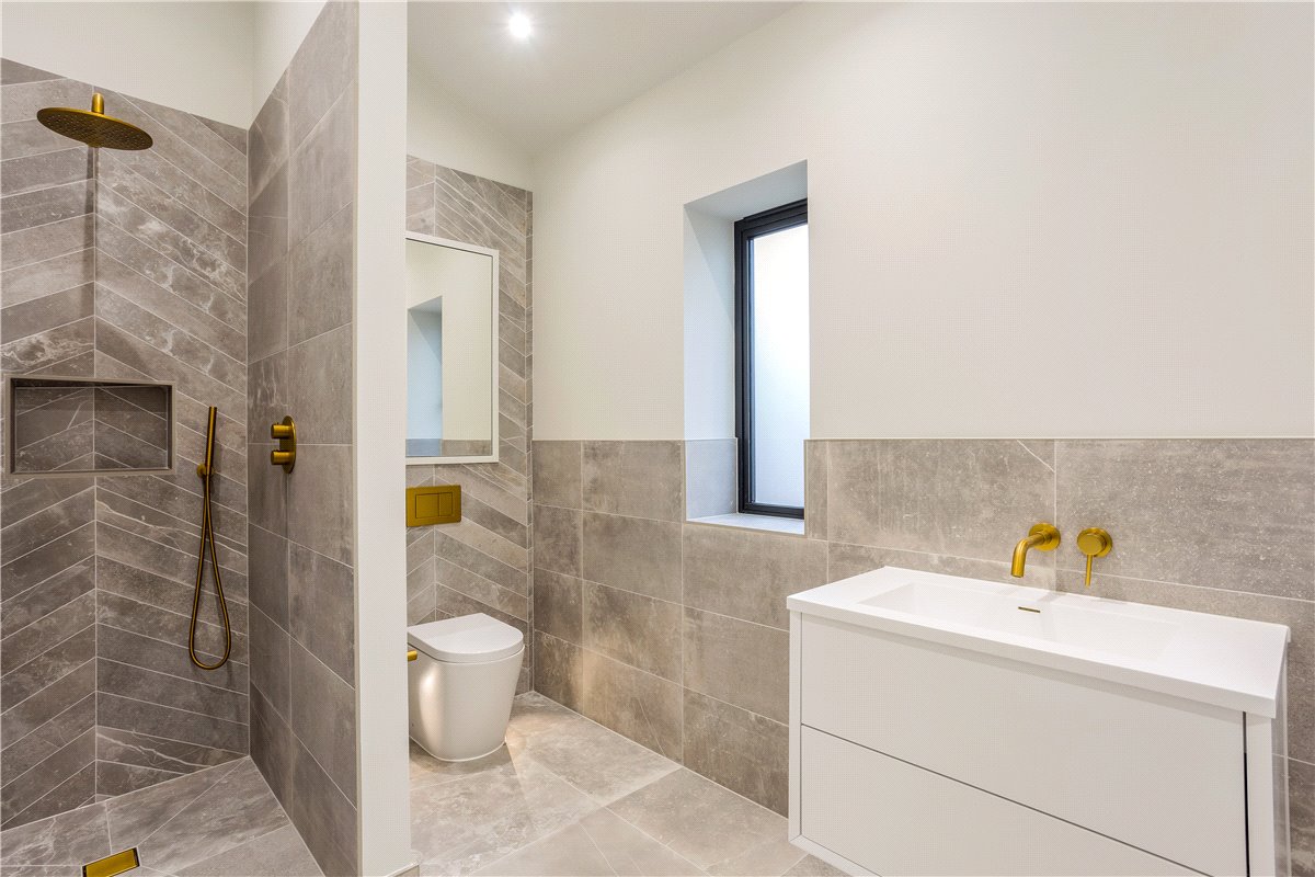 4 bedroom House, Speen Lane, Newbury, RG14 - Available, Image 1