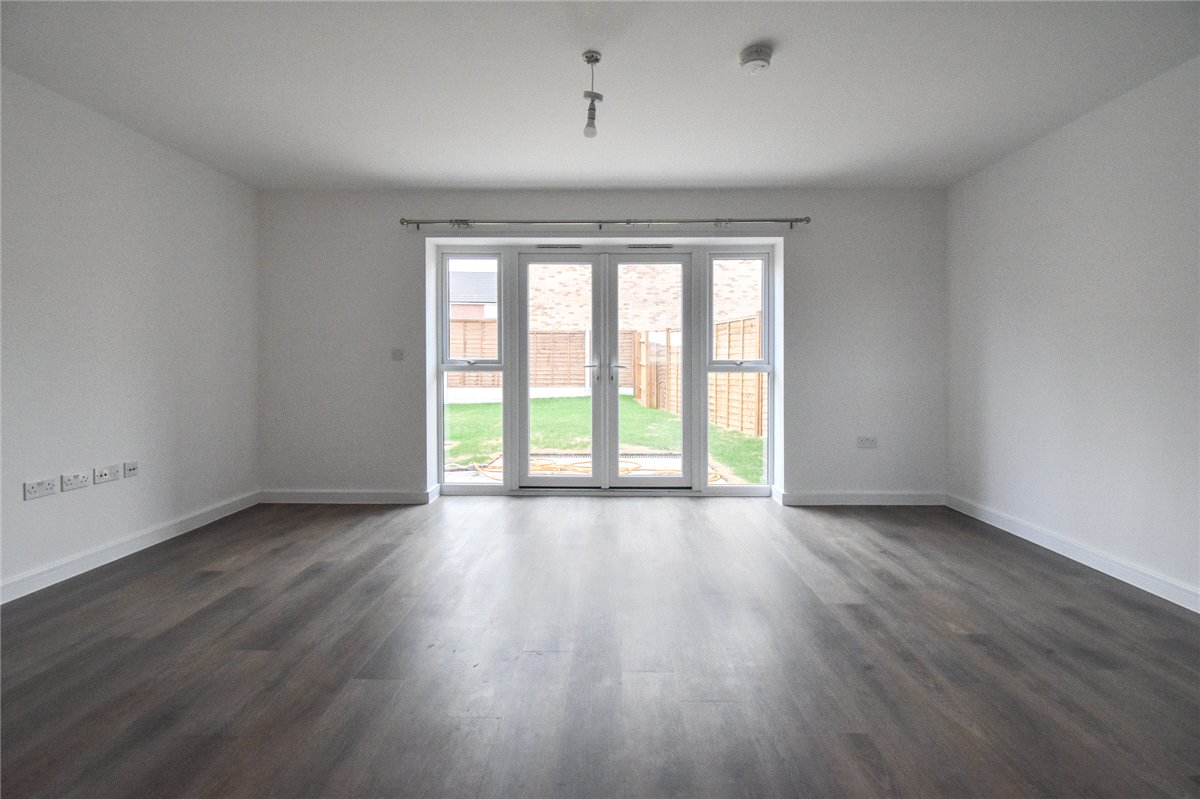 3 bedroom House, Ely Drive, Bishop Stortford, CM23 - Let Agreed, Image 2