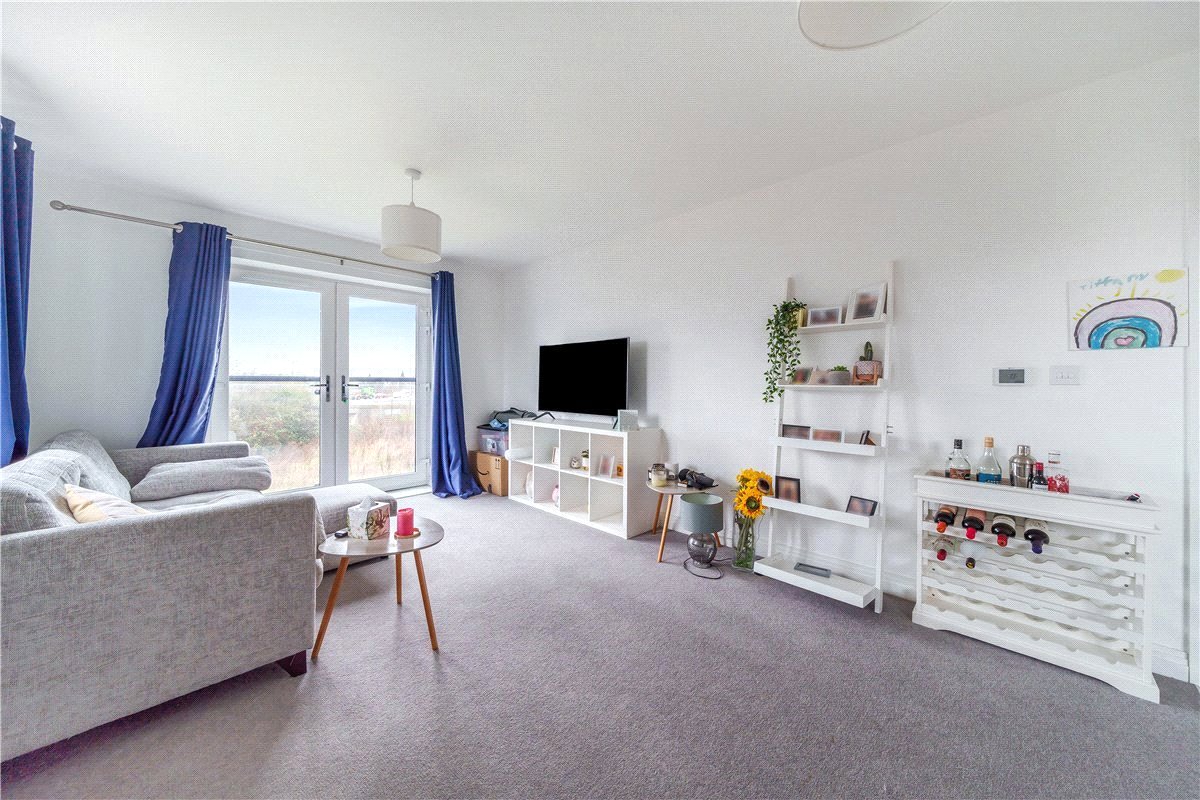 2 bedroom Flat, Scott Court, Glebe Farm, MK17 - Let Agreed, Image 4
