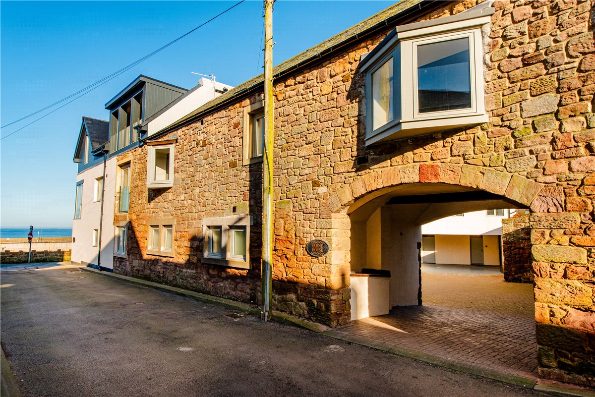 2 bedroom Flat, Farne House, 12 Crewe Street, NE68 - Available