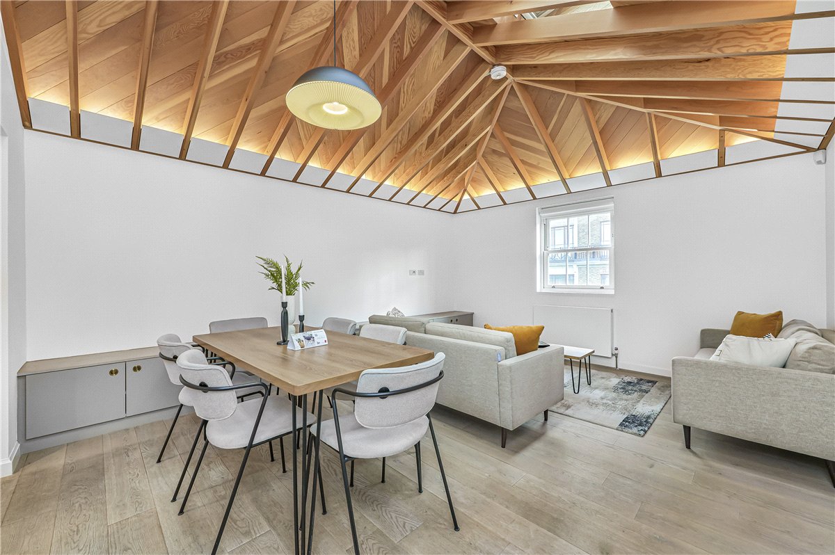 3 bedroom Maisonette, Marylebone High Street, Marylebone, W1U - Available, Image 2