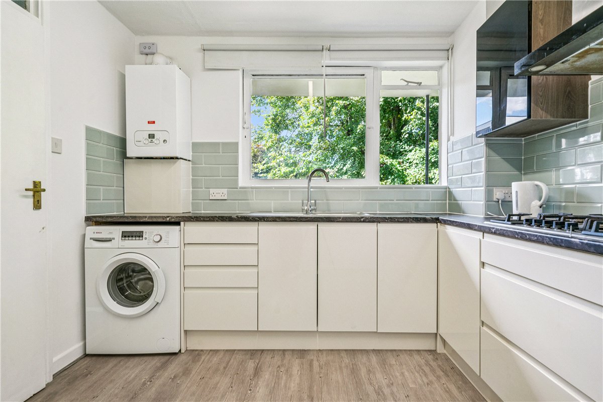 3 bedroom Flat, Carlton Drive, London, SW15 - , Image 1