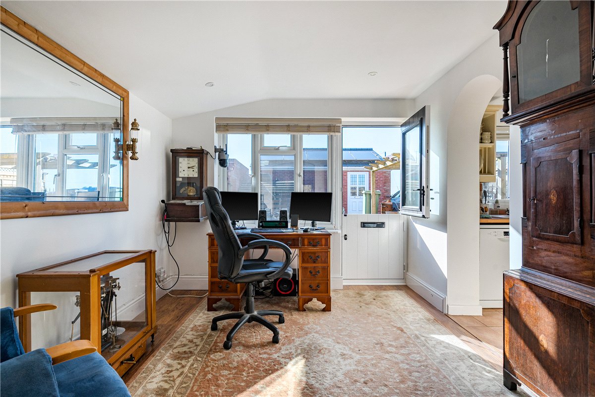 2 bedroom Cottage, Broad Street, Beechingstoke, SN9 - Available, Image 15