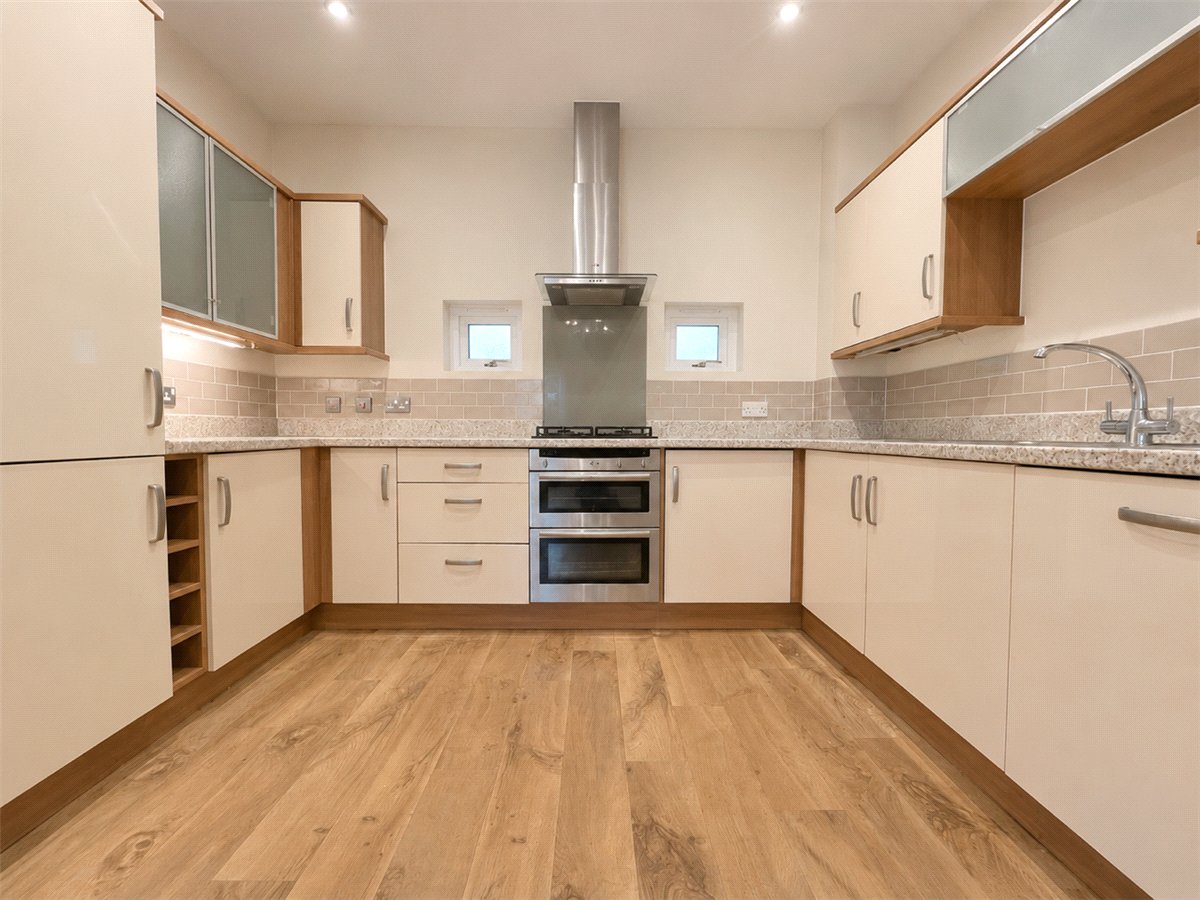 1 bedroom Flat, Chilbolton Avenue, Winchester, SO22 - Available, Image 1
