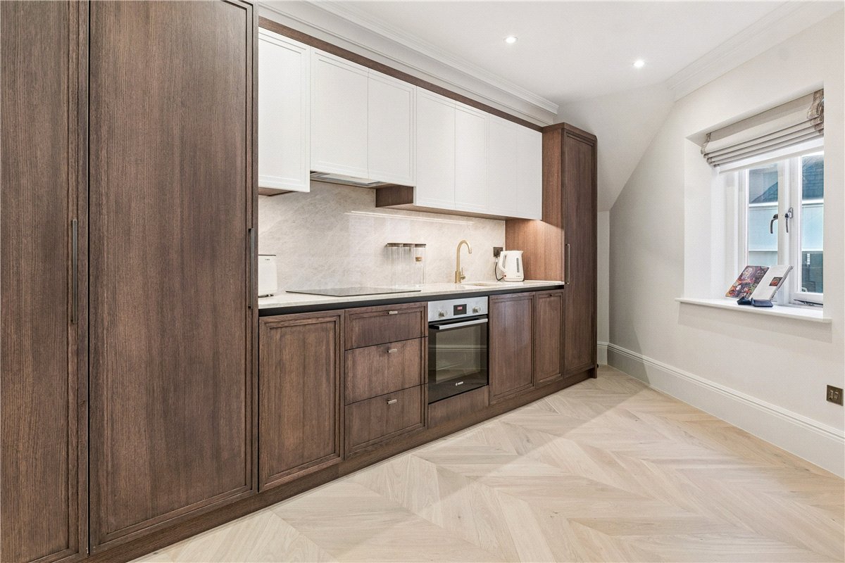 3 bedroom Maisonette, Stratton Street, Mayfair, W1J - Available, Image 5