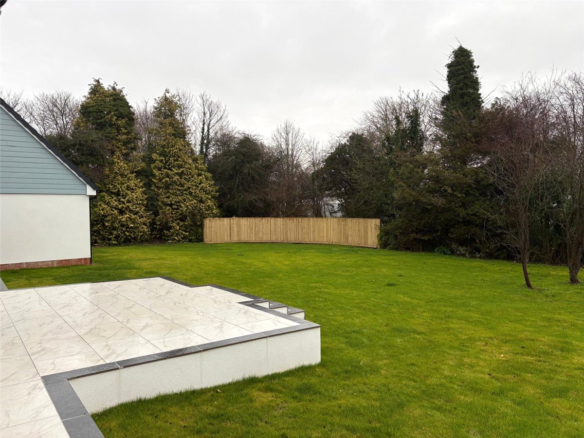 5 bedroom House, Manor Road, Sherborne St. John, RG24 - Available, Image 1