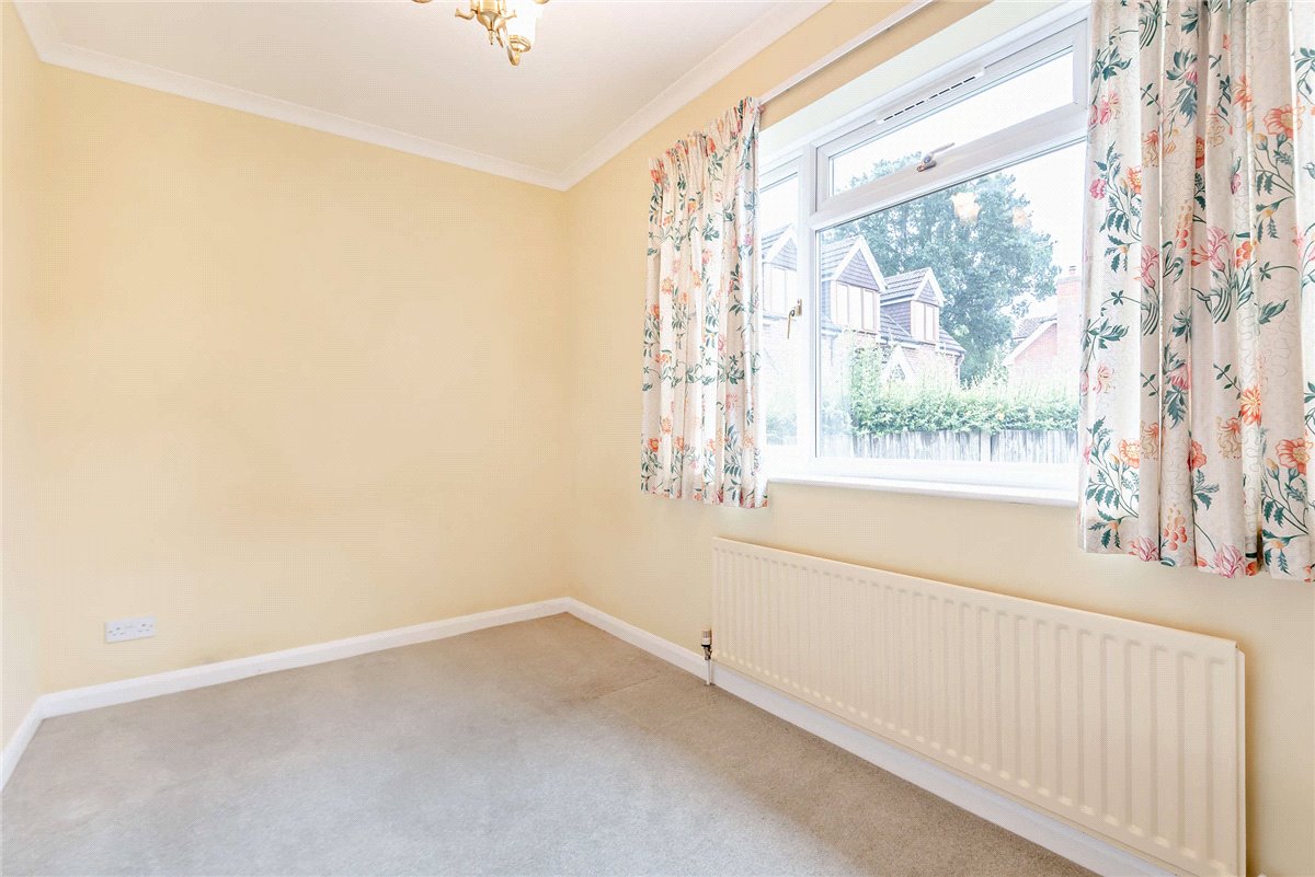 3 bedroom Bungalow, Gore End Road, Ball Hill, RG20 - , Image 6