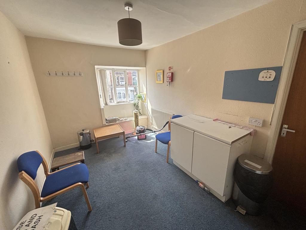 0 , 59 Fore Street, Chard, TA20 - Available, Image 7