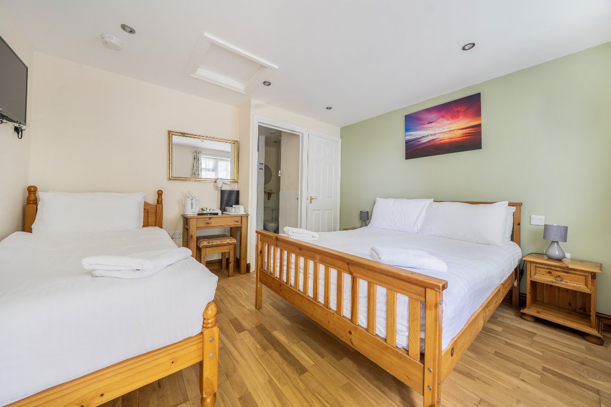 4 bedroom House, The Old Rectory, Church Road, TA8 - Available, Image 19