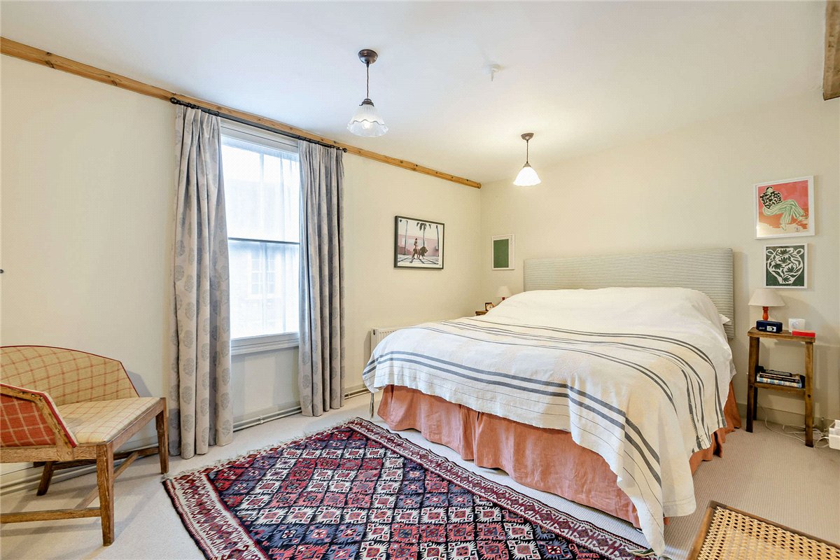 4 bedroom House, George Street, Kingsclere, RG20 - Available, Image 6