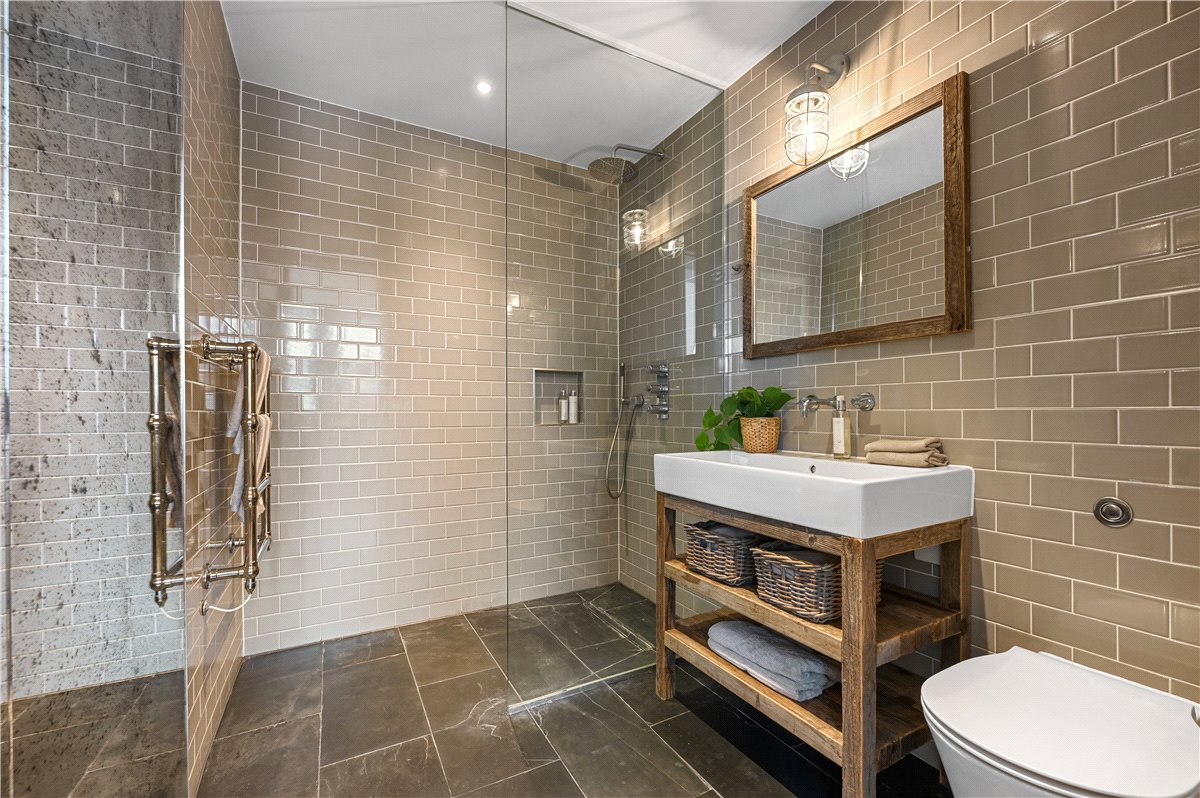 2 bedroom Flat, Great Titchfield Street, London, W1W - , Image 12