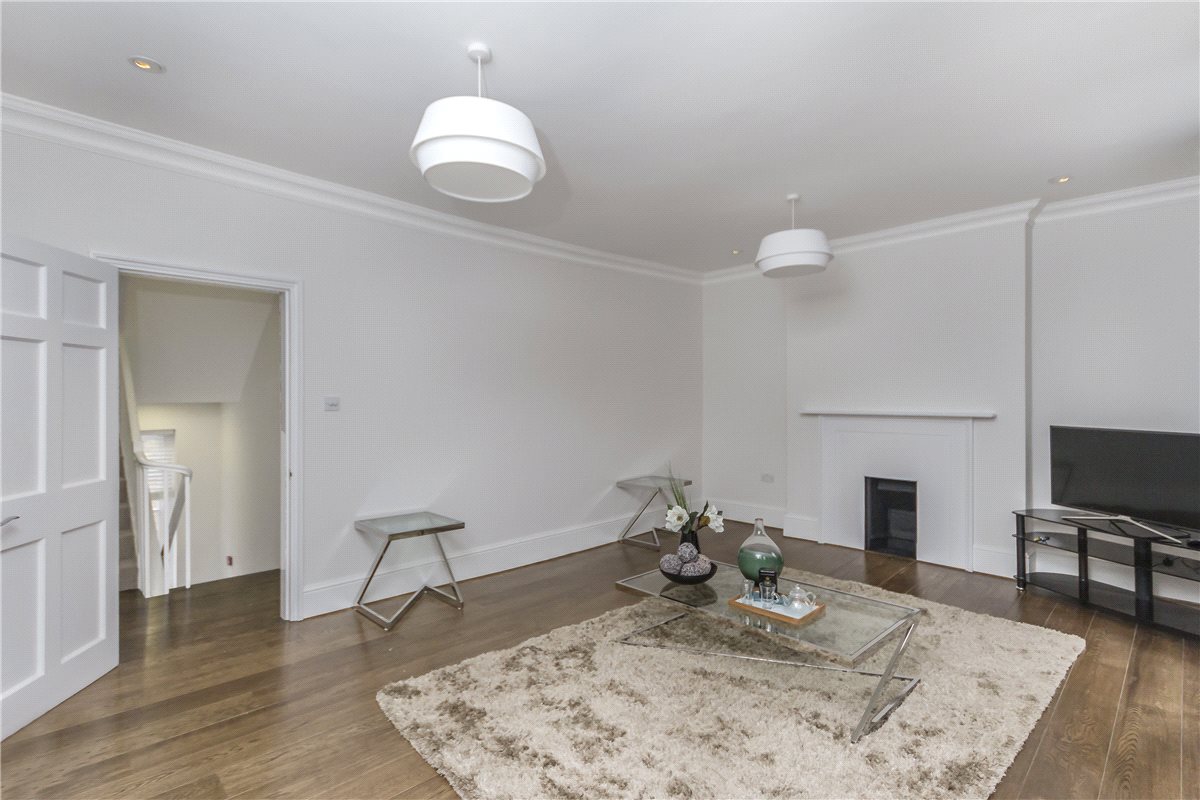 2 bedroom Maisonette, Manchester Street, Marylebone, W1U - Available, Image 5