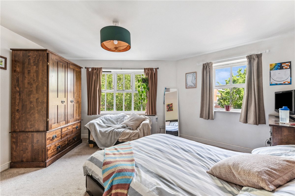 3 bedroom Flat, Heritage Park, London, SW17 - Sold, Image 5