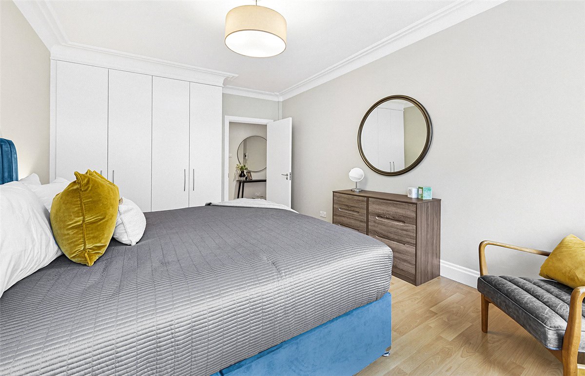 3 bedroom Flat, Stafford Court, Kensington High Street, W8 - Available, Image 5