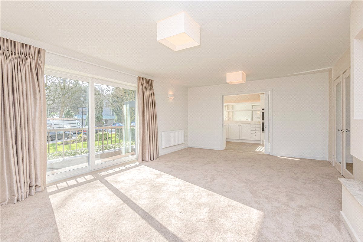 3 bedroom Flat, Esplanade Court, 2 St. Marys Walk, HG2 - Available, Image 5