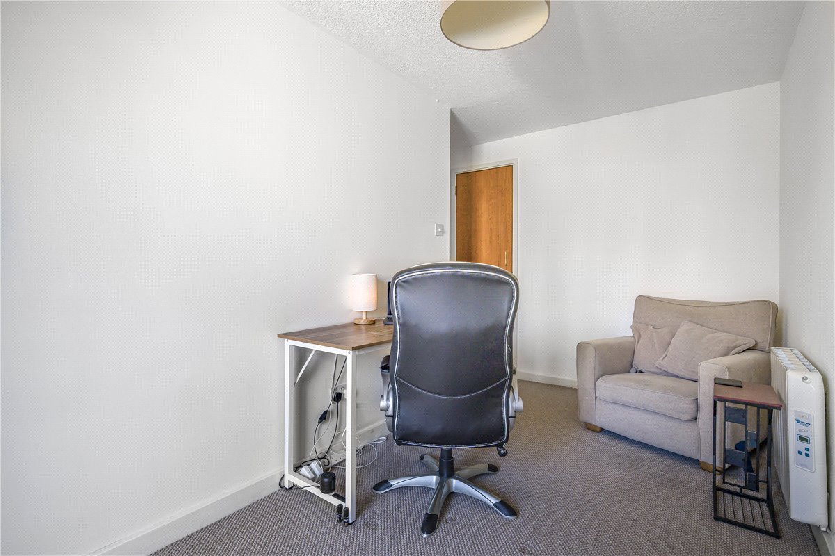 2 bedroom Flat, The Chilterns, Gloucester Green, OX1 - , Image 11