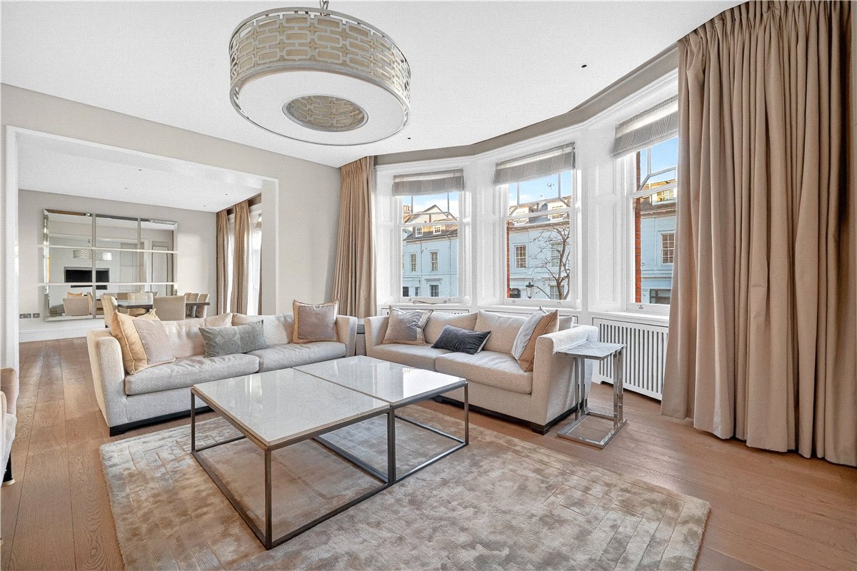 4 bedroom Flat, Wynnstay Gardens, Kensington, W8 - Available, Image 2