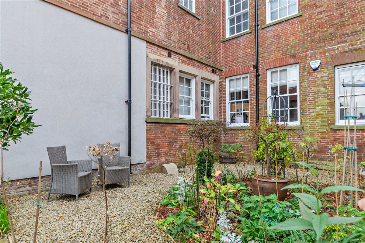 2 bedroom Flat, North Park Road, Harrogate, HG1 - Sold, Image 2