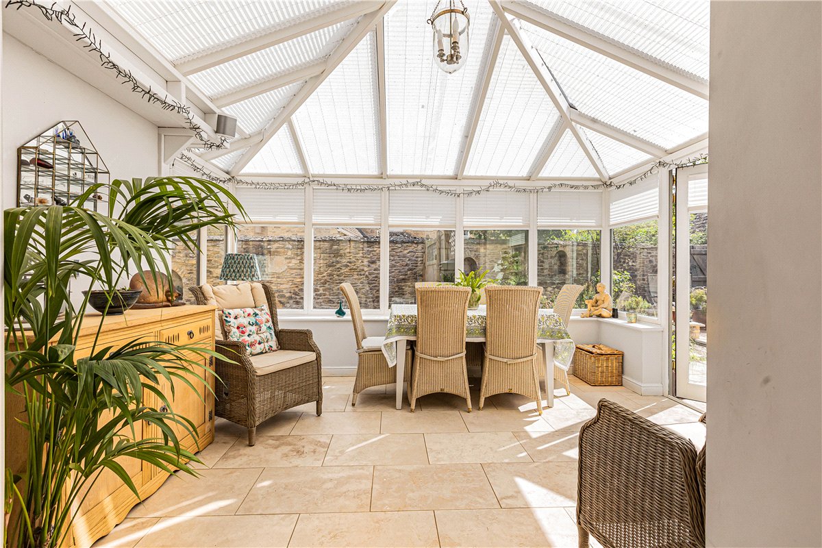 4 bedroom Cottage, New Road, Bampton, OX18 - Available, Image 3