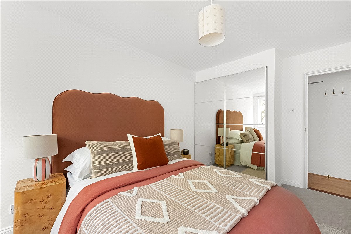 2 bedroom Flat, St. James's Drive, London, SW12 - Available, Image 3