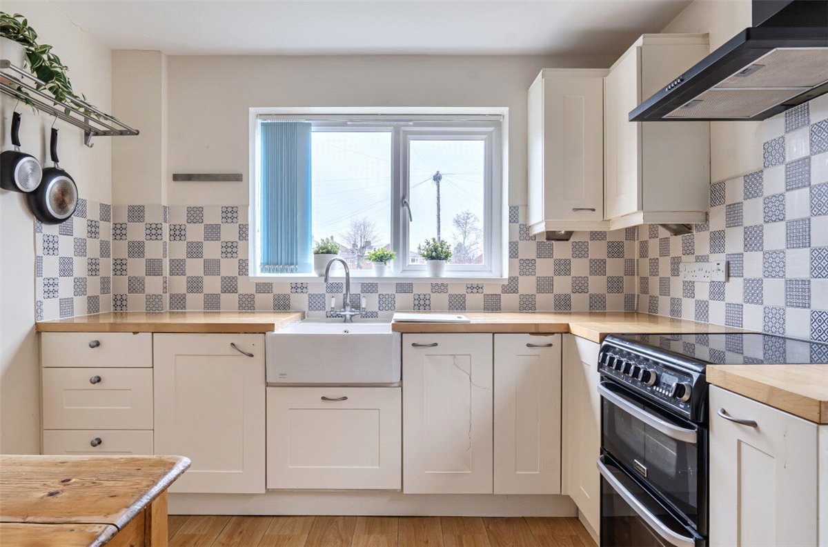 3 bedroom House, Five Stiles Road, Marlborough, SN8 - Sold, Image 7