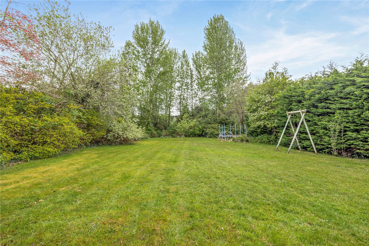 5 bedroom House, Andover Road, Newbury, RG14 - Available, Image 34