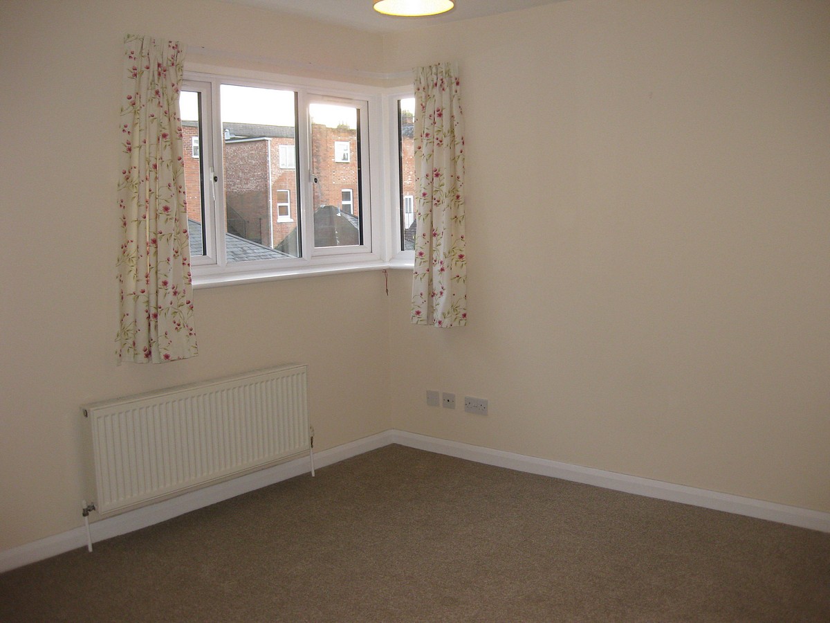 2 bedroom Flat, Oddfellows Road, Newbury, RG14 - Let Agreed, Image 4
