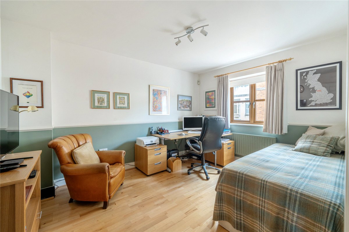 3 bedroom House, Cromwell Court, Marlborough, SN8 - Available, Image 7