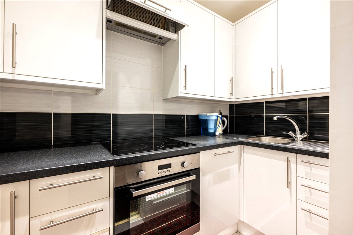 2 bedroom Flat, Hallam Street, London, W1W - Available, Image 5
