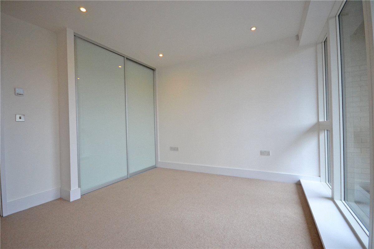 1 bedroom Flat, Marlowe House, Kingsley Walk, CB5 - , Image 2