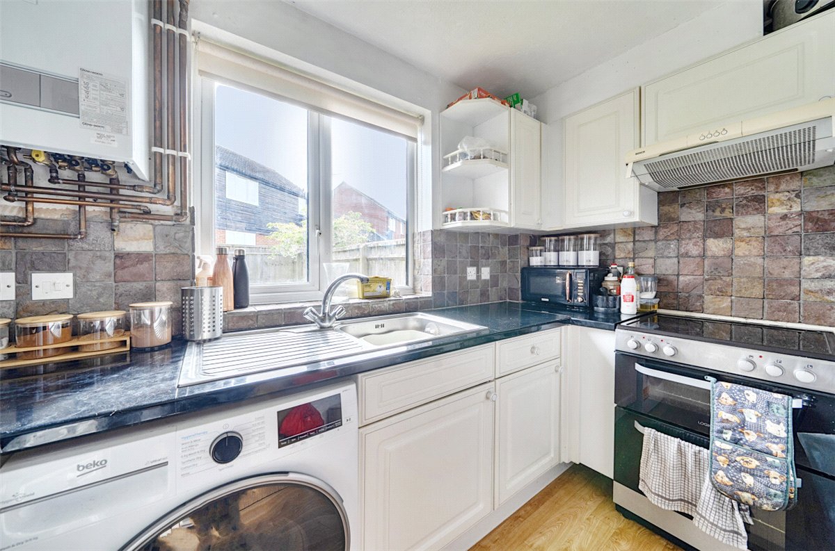 2 bedroom House, Badger Close, Royal Wootton Bassett, SN4 - Available, Image 4