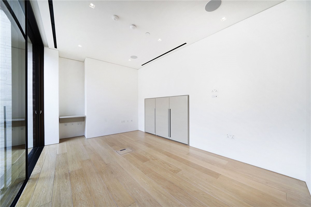 3 bedroom Maisonette, St Mary Abbots Place, Kensington, W8 - Available, Image 14