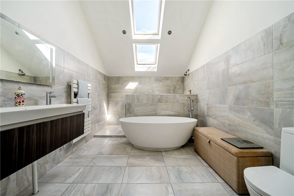 5 Bedroom Single Family Home/House's Image 15