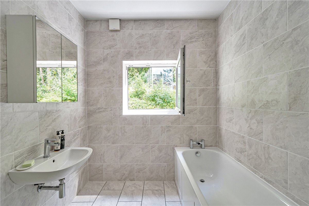 4 bedroom House, Winsley Hill, Limpley Stoke, BA2 - Available, Image 8