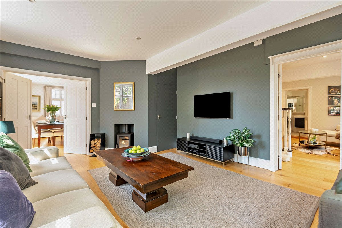 5 bedroom House, Fairview, Andover Road, RG14 - Available, Image 10