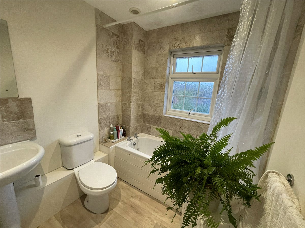 2 bedroom House, Aubrey Close, Marlborough, SN8 - Available, Image 6