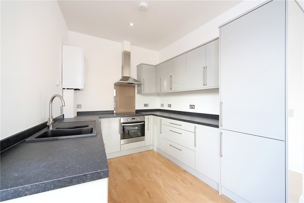 2 bedroom Flat, Battersea Park Road, Battersea, SW11 - , Image 1