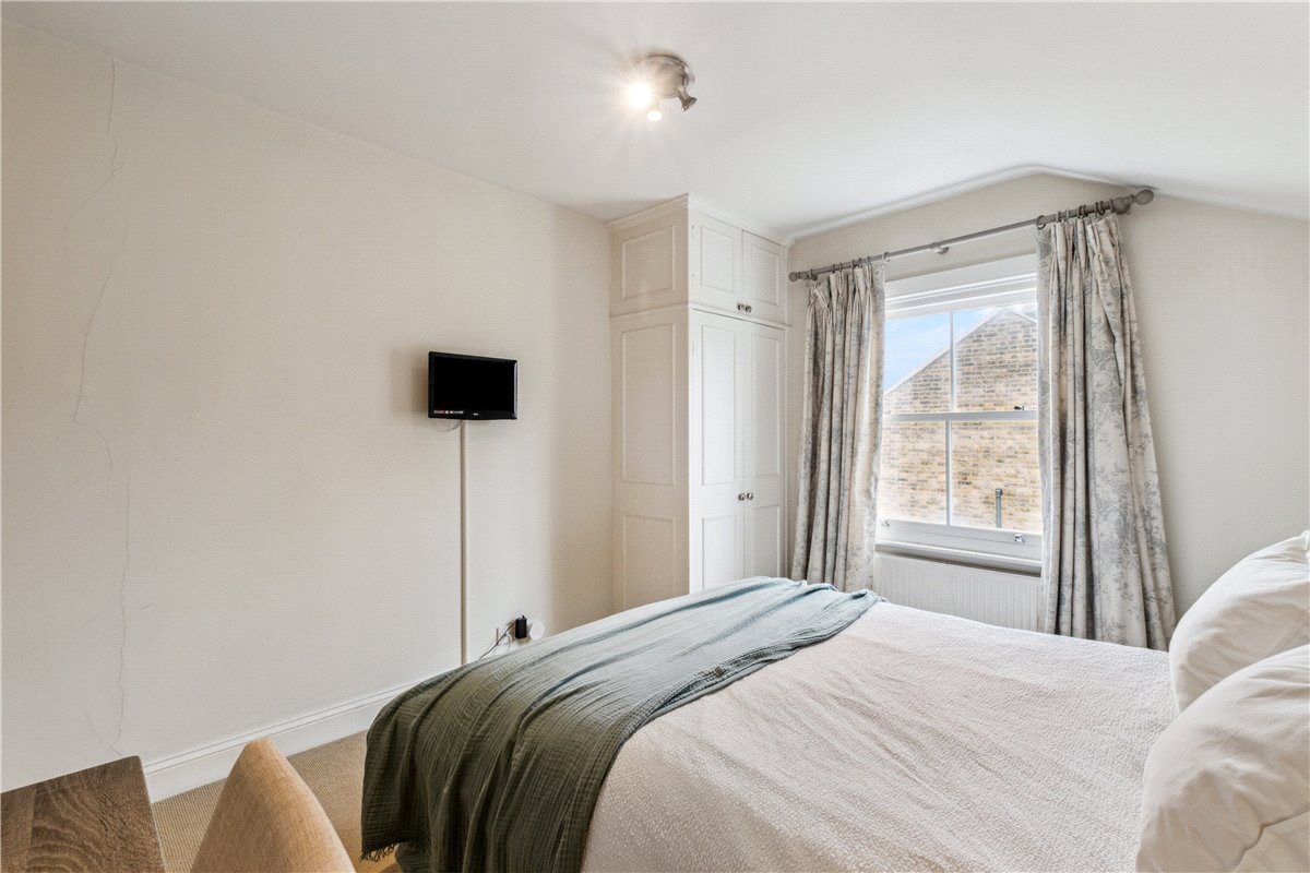 2 bedroom Flat, Geraldine Road, London, SW18 - Sold, Image 4