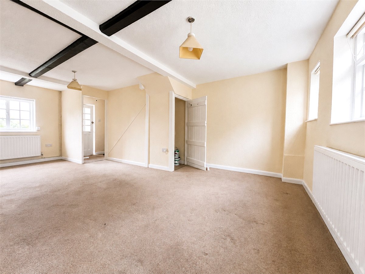 3 bedroom House, East Stratton, Winchester, SO21 - Available, Image 2