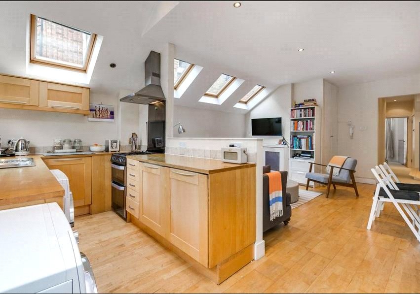 2 bedroom Flat, Firth Gardens, London, SW6 - 